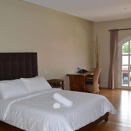 Mabalacat Kingsley'S Hotel And Gastro Pub מראה חיצוני תמונה