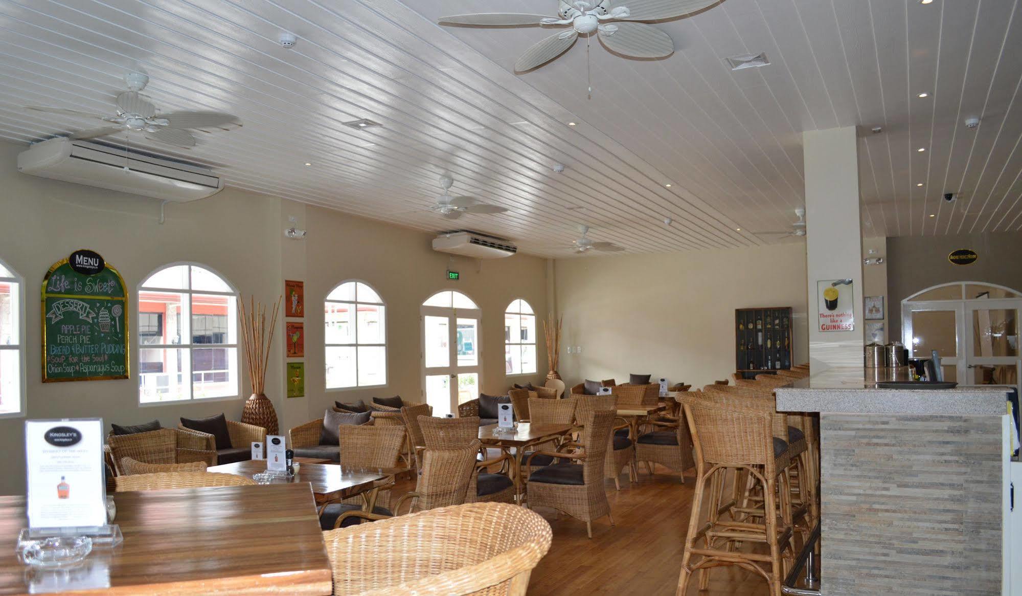 Mabalacat Kingsley'S Hotel And Gastro Pub מראה חיצוני תמונה