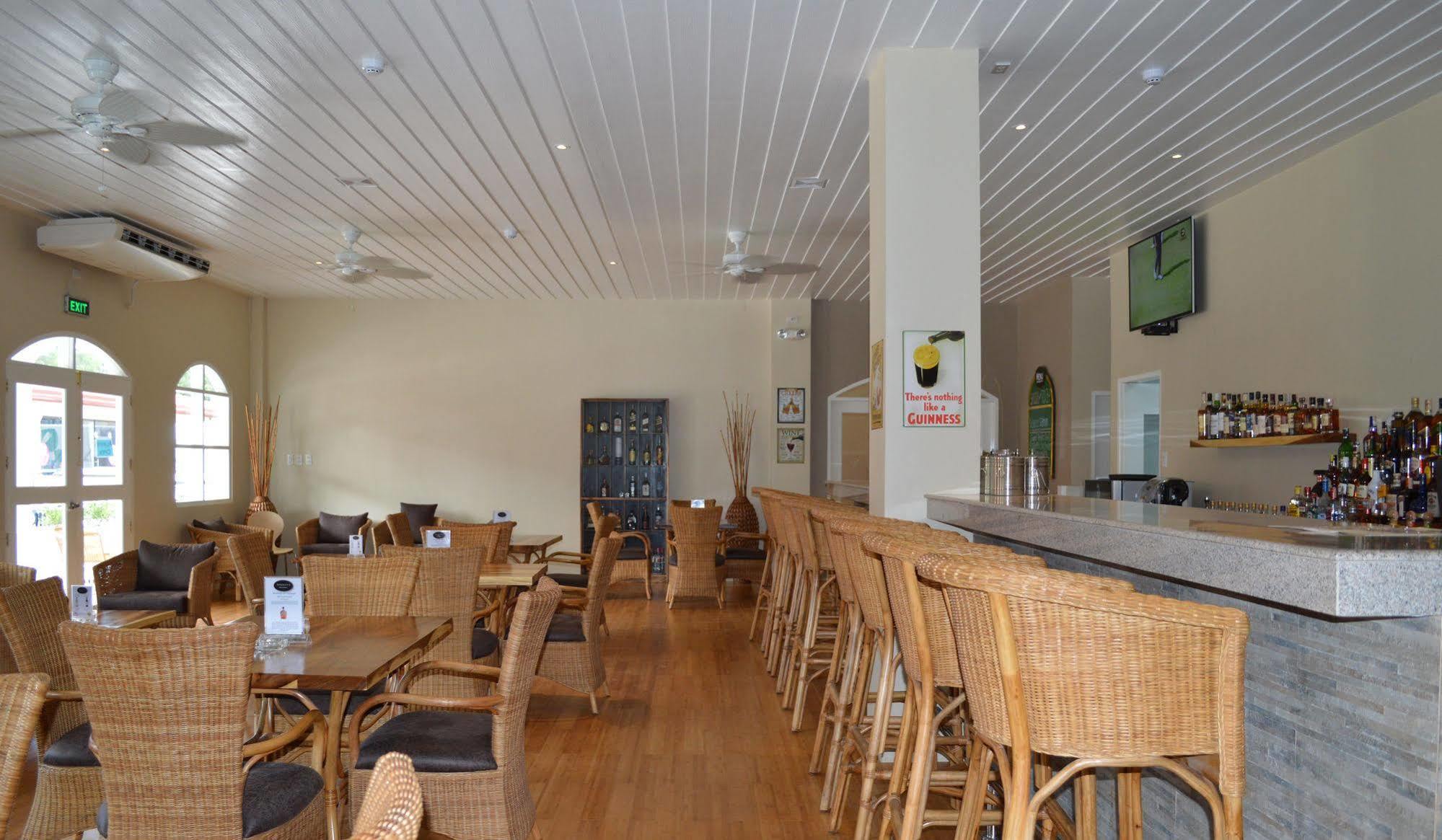 Mabalacat Kingsley'S Hotel And Gastro Pub מראה חיצוני תמונה