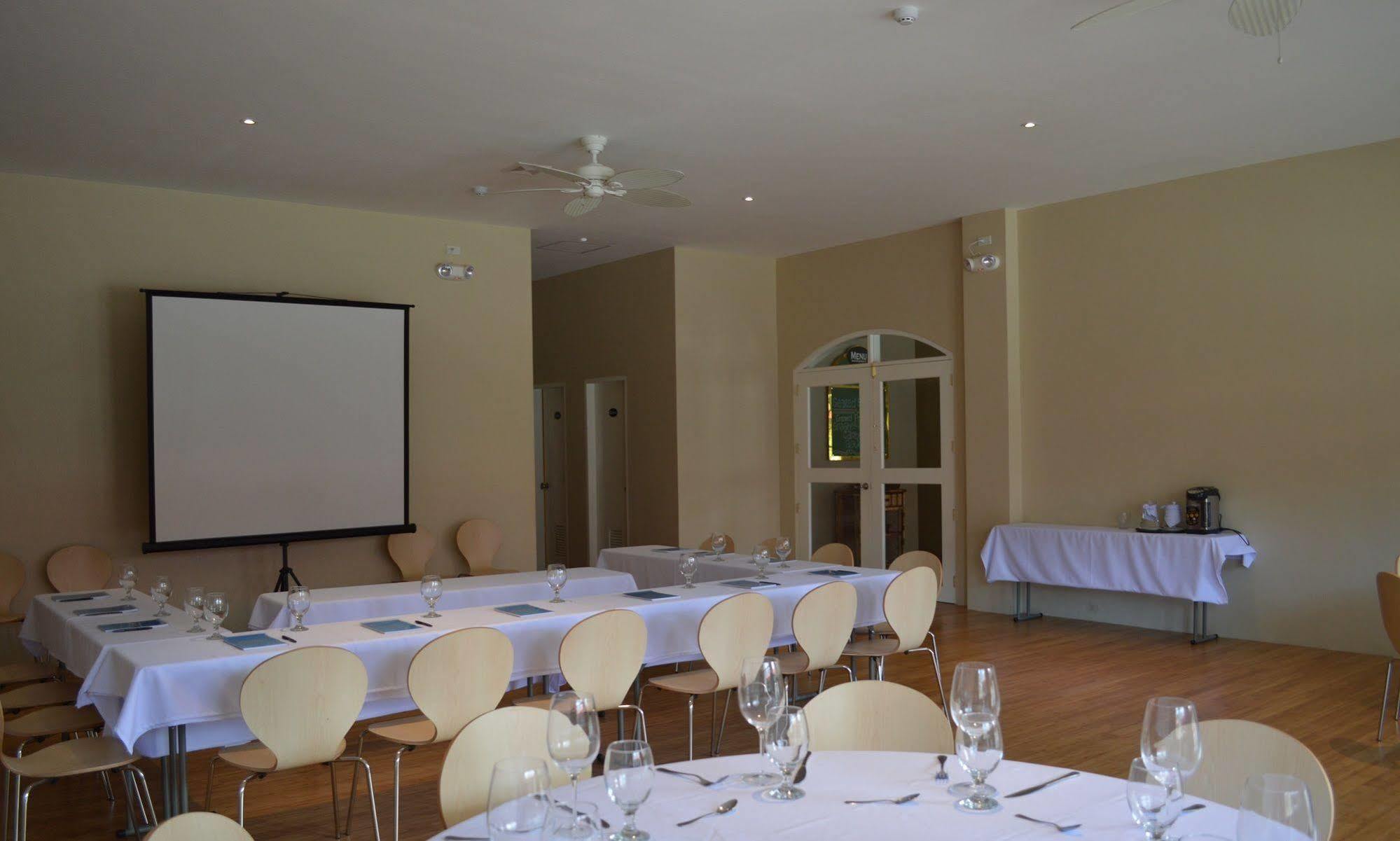 Mabalacat Kingsley'S Hotel And Gastro Pub מראה חיצוני תמונה