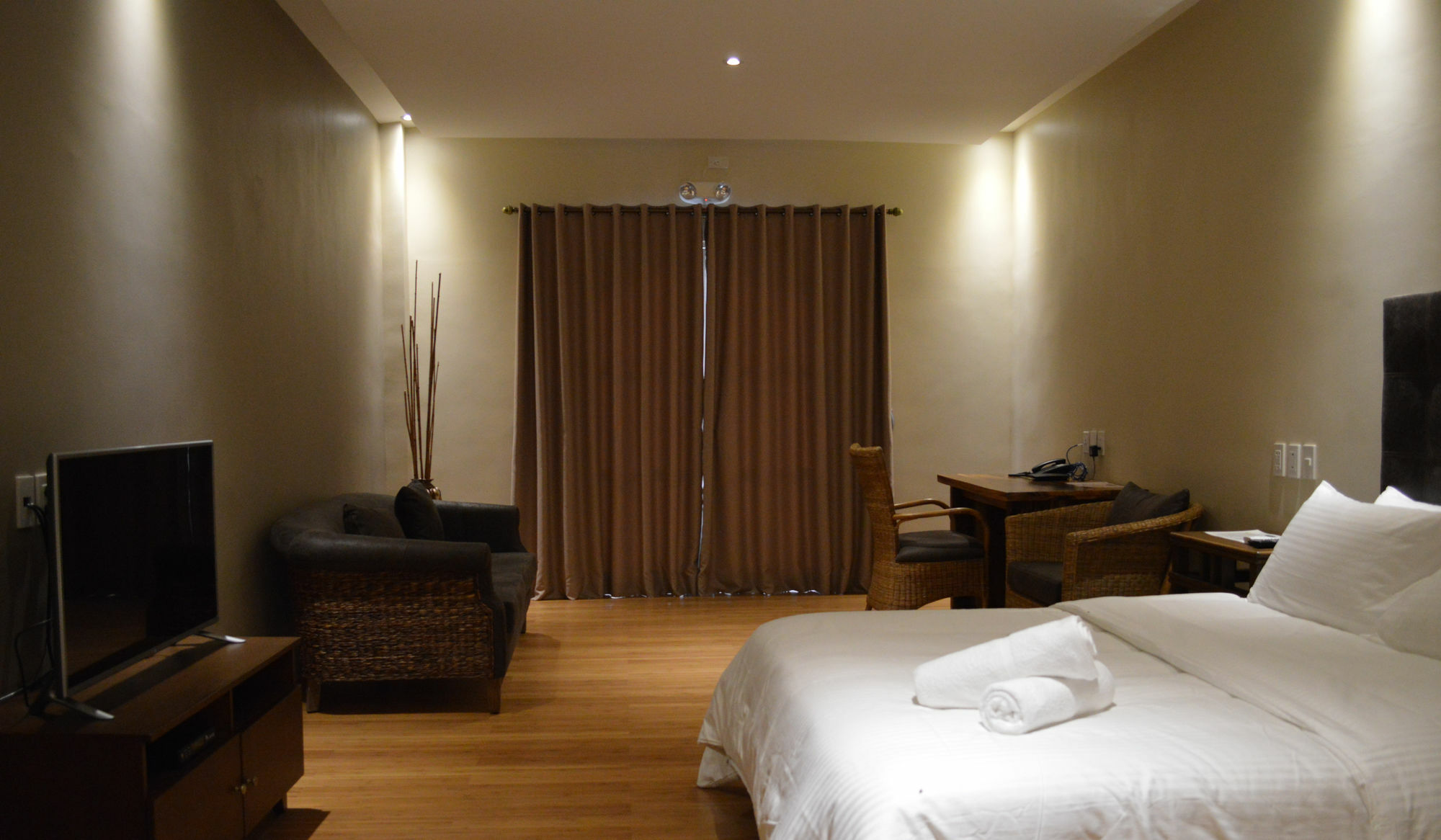 Mabalacat Kingsley'S Hotel And Gastro Pub מראה חיצוני תמונה