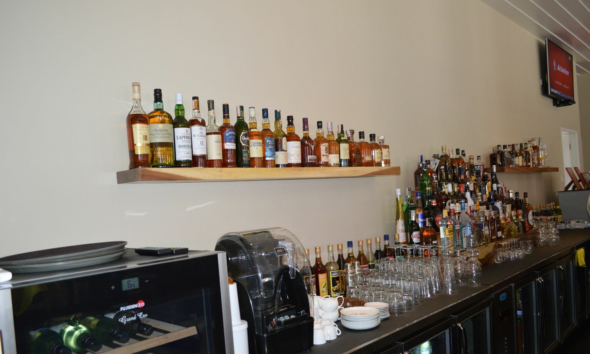 Mabalacat Kingsley'S Hotel And Gastro Pub מראה חיצוני תמונה