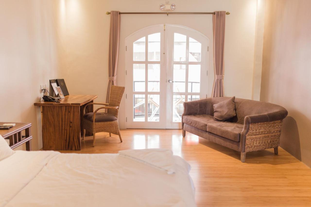 Mabalacat Kingsley'S Hotel And Gastro Pub מראה חיצוני תמונה