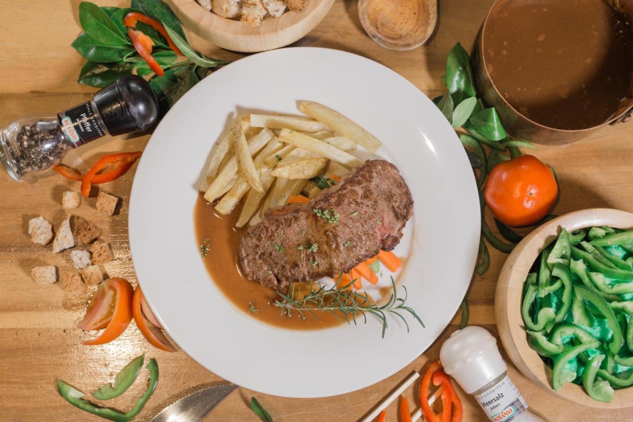 Mabalacat Kingsley'S Hotel And Gastro Pub מראה חיצוני תמונה